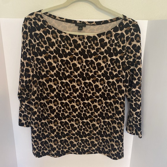 Tops - Ann Taylor Leopard 3/4 Sleeve Top Med Stretch‎ J1